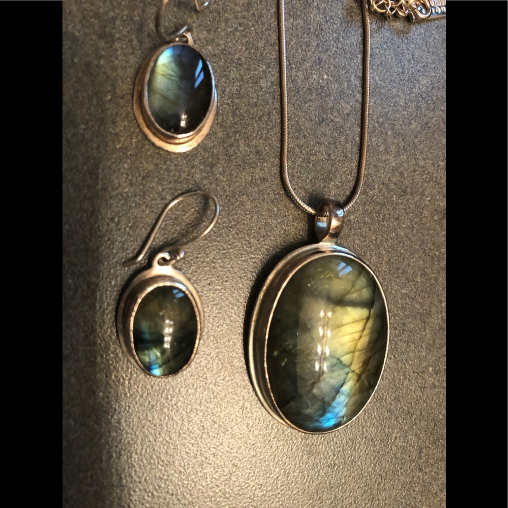 Baroni Design earring and necklace set.